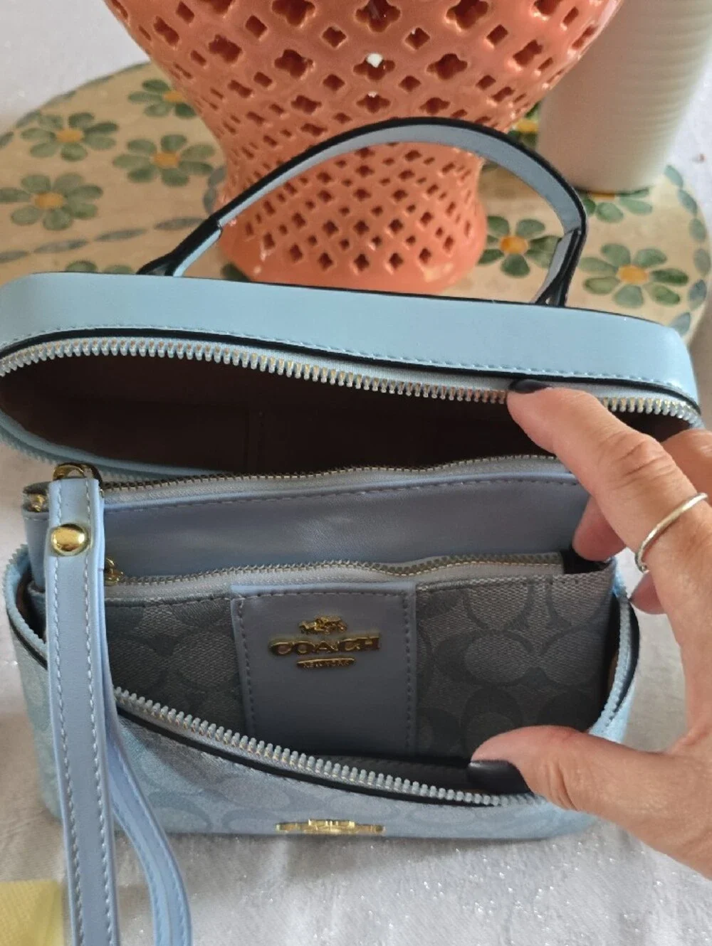Coach vanity style